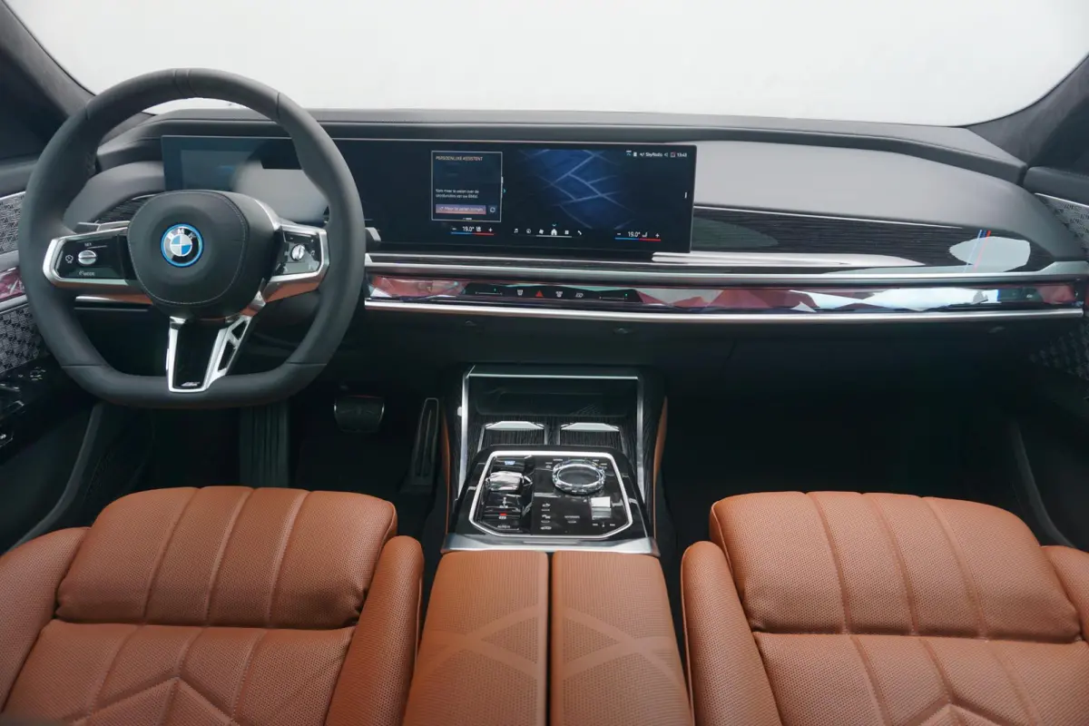 xDrive60 106 kWh Executive Drive Pro | M Sportpakket Pro | Iconic Glow | Connoisseur Pack | Bowers & Wilkins | Warmtecomfort Pakket | Showroom Selection