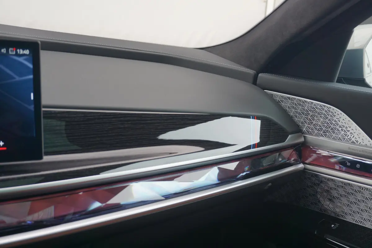 xDrive60 106 kWh Executive Drive Pro | M Sportpakket Pro | Iconic Glow | Connoisseur Pack | Bowers & Wilkins | Warmtecomfort Pakket | Showroom Selection