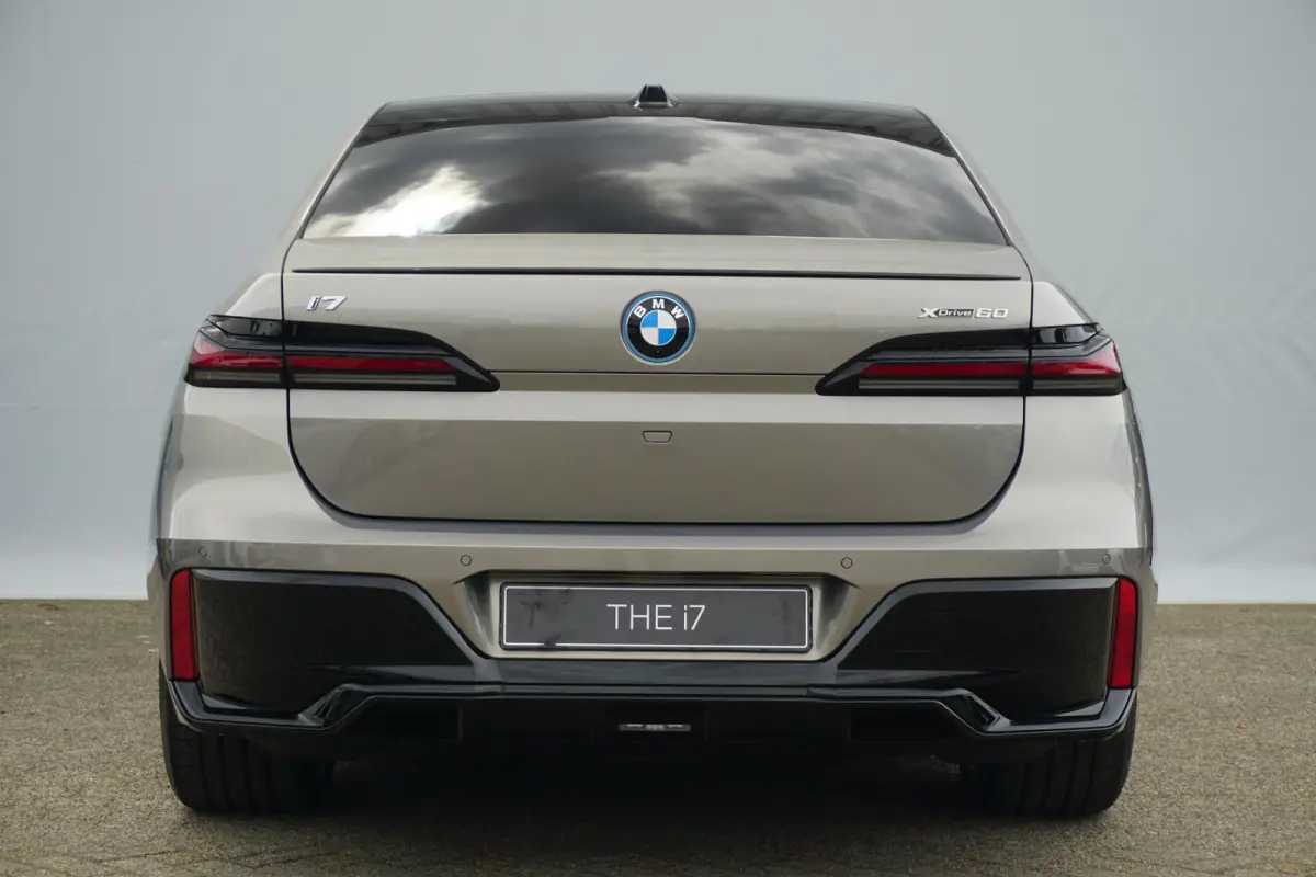 xDrive60 106 kWh Executive Drive Pro | M Sportpakket Pro | Iconic Glow | Connoisseur Pack | Bowers & Wilkins | Warmtecomfort Pakket | Showroom Selection