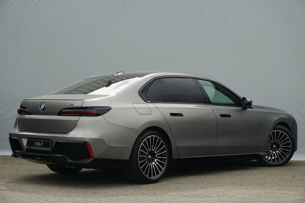 xDrive60 106 kWh Executive Drive Pro | M Sportpakket Pro | Iconic Glow | Connoisseur Pack | Bowers & Wilkins | Warmtecomfort Pakket | Showroom Selection
