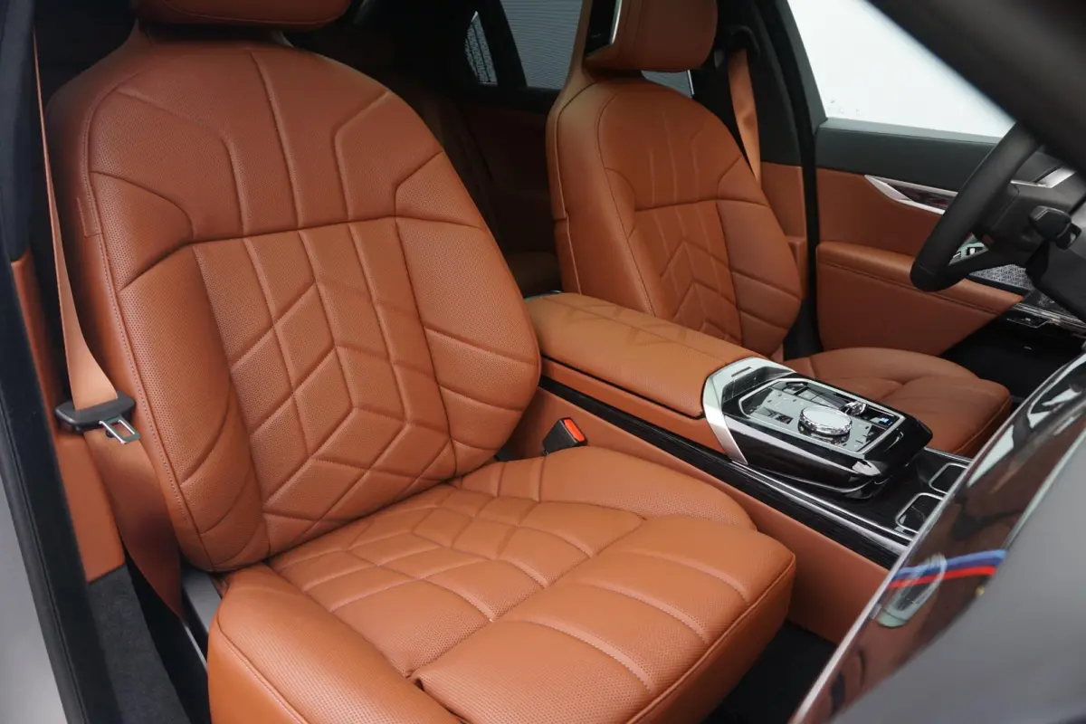 xDrive60 106 kWh Executive Drive Pro | M Sportpakket Pro | Iconic Glow | Connoisseur Pack | Bowers & Wilkins | Warmtecomfort Pakket | Showroom Selection