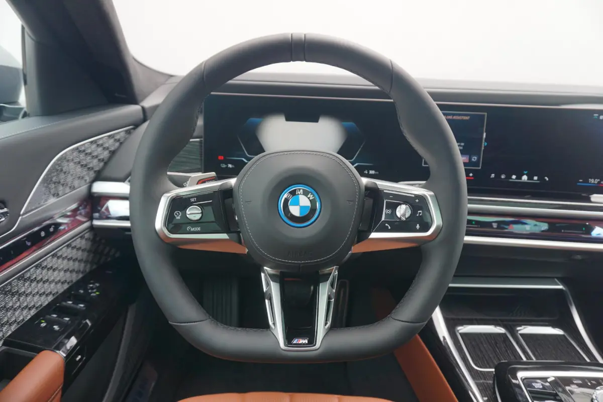 xDrive60 106 kWh Executive Drive Pro | M Sportpakket Pro | Iconic Glow | Connoisseur Pack | Bowers & Wilkins | Warmtecomfort Pakket | Showroom Selection