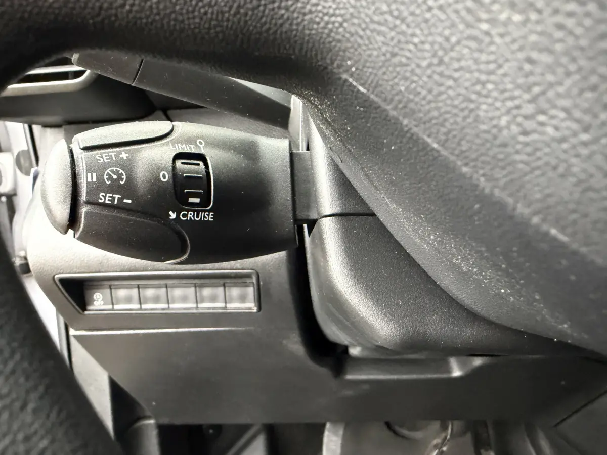 1.5 BlueHDI 131PK Euro 6 Premium Cruise control/CarPlay/Navigatiesysteem