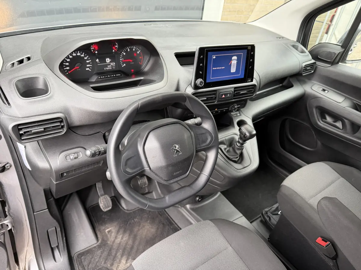 1.5 BlueHDI 131PK Euro 6 Premium Cruise control/CarPlay/Navigatiesysteem