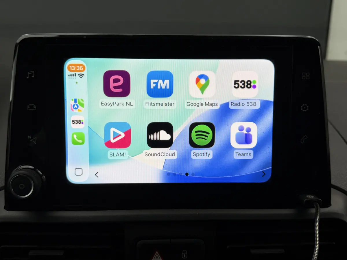 1.5 BlueHDI 131PK Euro 6 Premium Cruise control/CarPlay/Navigatiesysteem