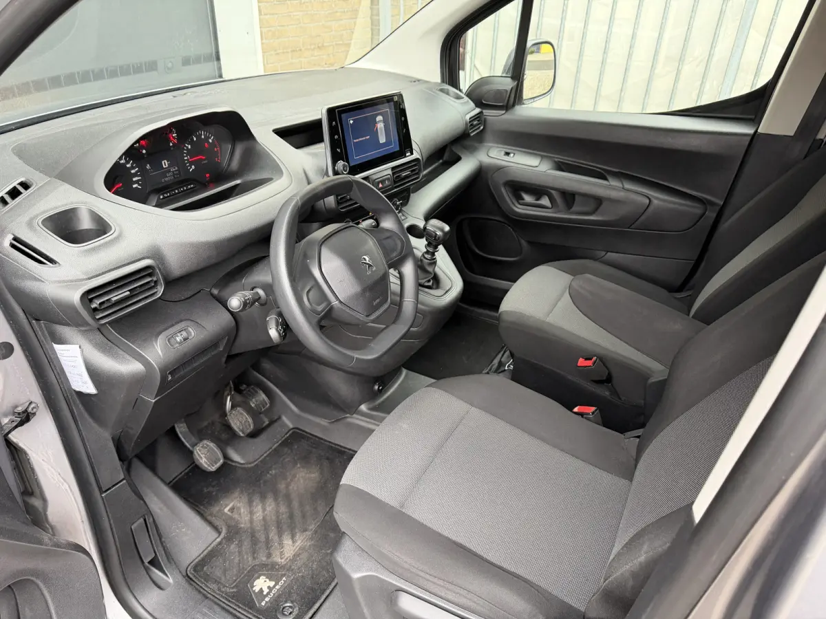 1.5 BlueHDI 131PK Euro 6 Premium Cruise control/CarPlay/Navigatiesysteem