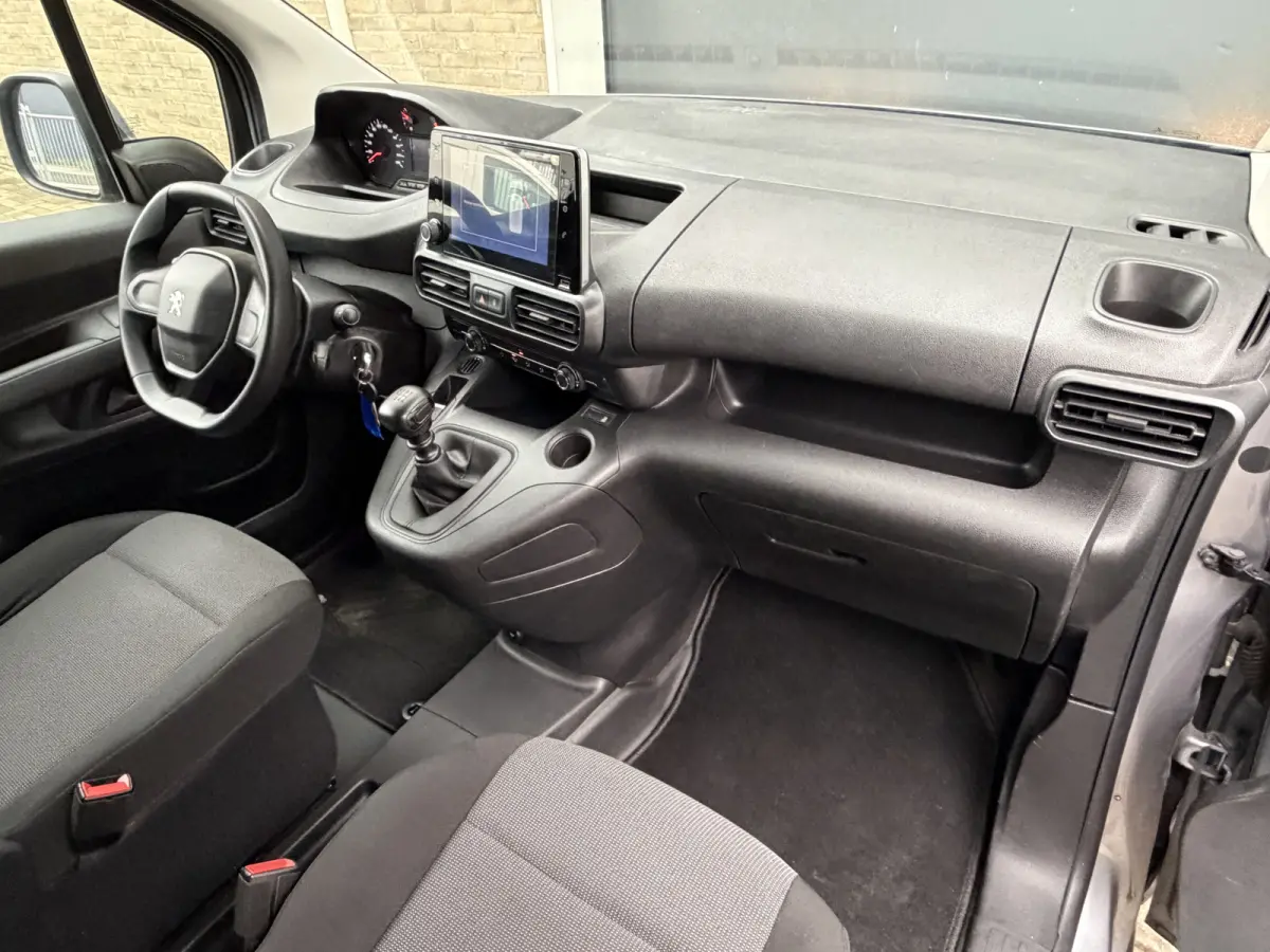 1.5 BlueHDI 131PK Euro 6 Premium Cruise control/CarPlay/Navigatiesysteem