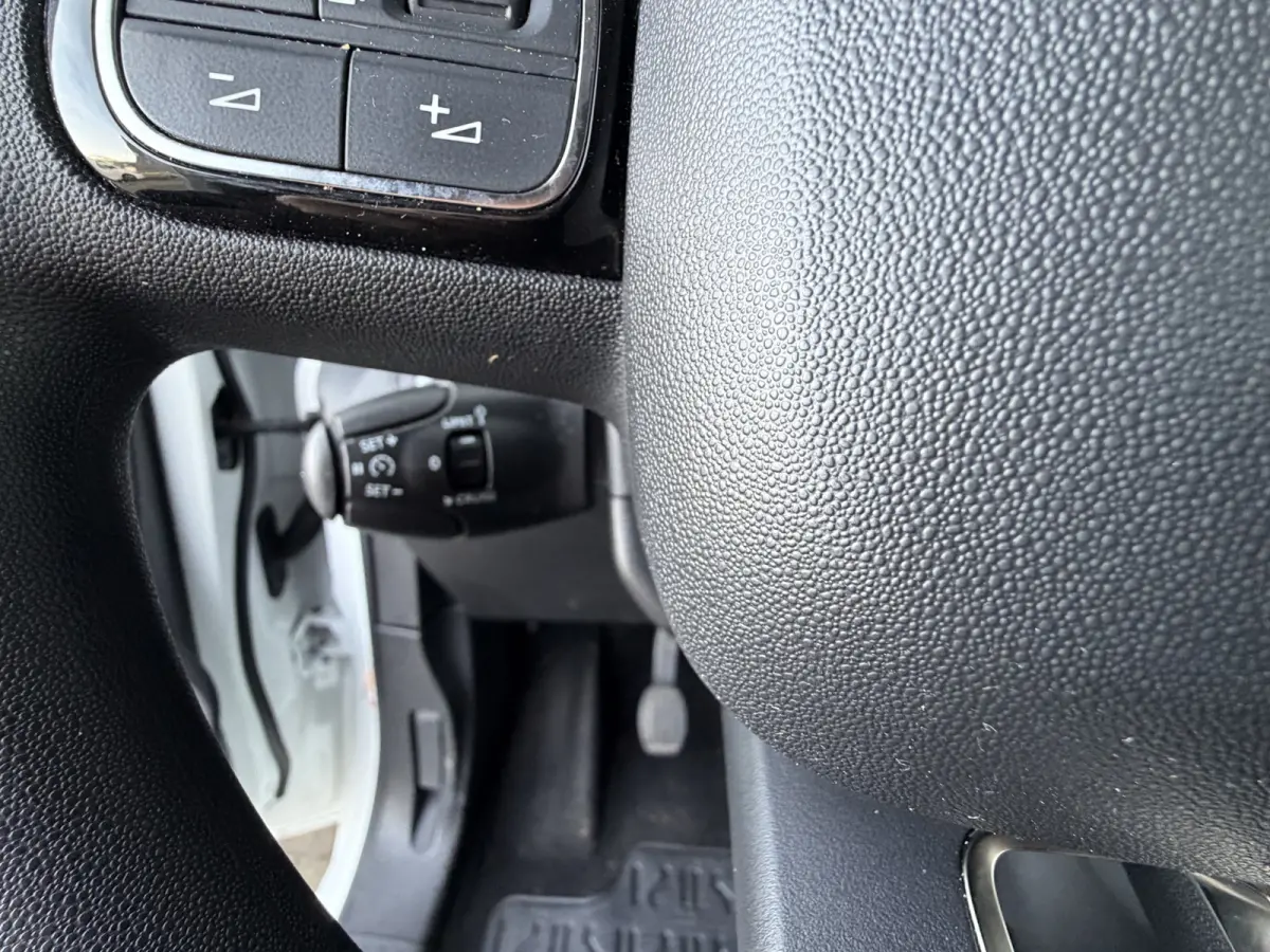 1.5 D-4D 102PK Euro 6 Live Cruise control/CarPlay