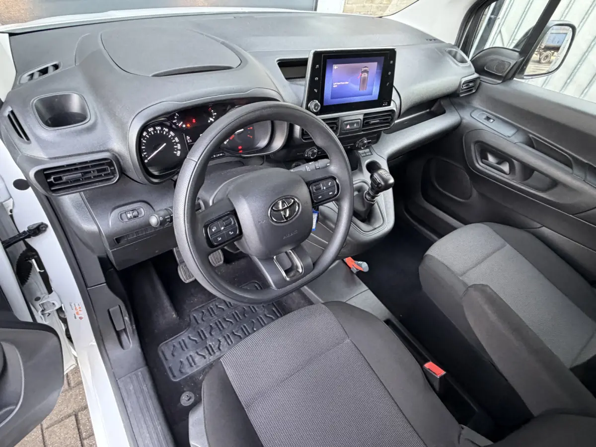 1.5 D-4D 102PK Euro 6 Live Cruise control/CarPlay