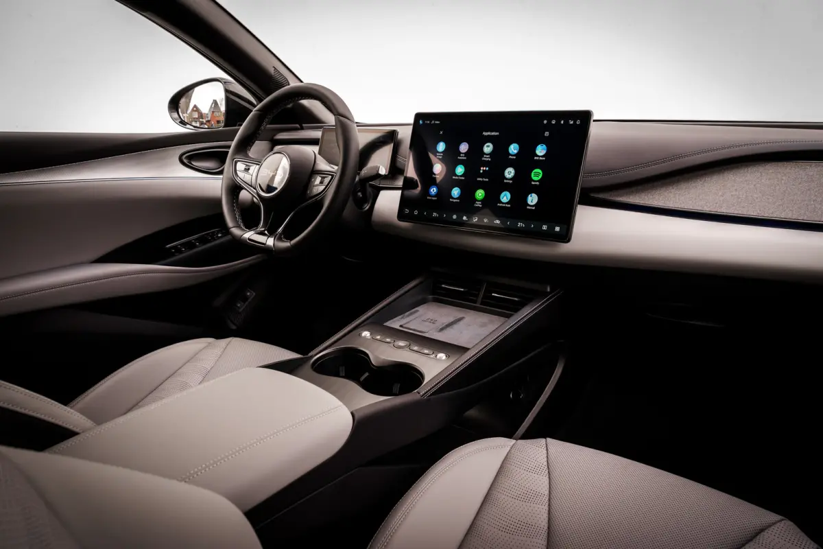 1.5 DM-i 212 Pk PHEV Comfort € 6.640,- korting | 1.350 WLTP | Panoramadak | 18 inch |  Adapt. Cruise | 360 camera | Virtual Cockpit