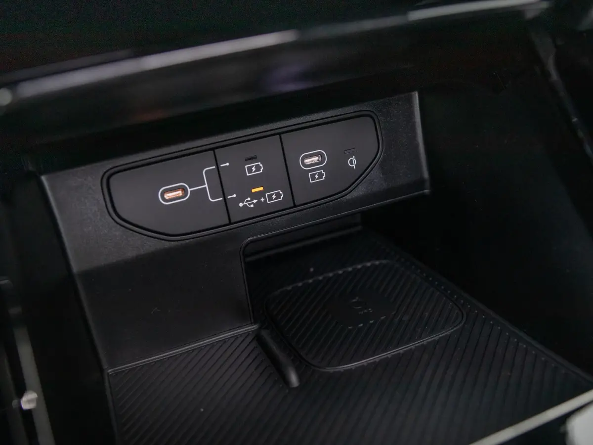 1.6 T-GDi Plug-in Hybrid 4WD ExecutiveLine 7p | Actieprijs* | Direct leverbaar | Panoramaschuifdak | 360 Camera | Stoelventilatie | Head-up display | Keyless | Dodehoekcamera | Bose Premium 