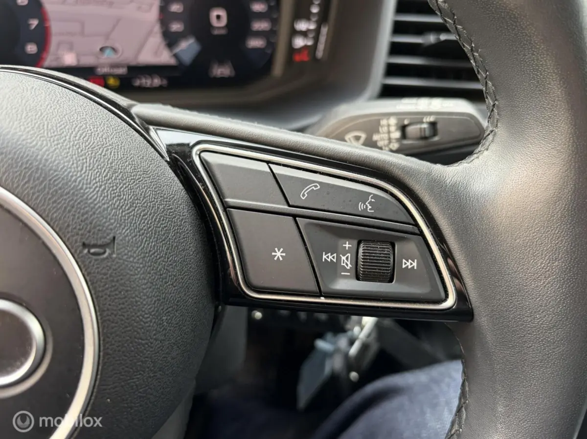 25 TFSI Attitude FM nav / Carplay / LM / Clima / 53.311 km!!