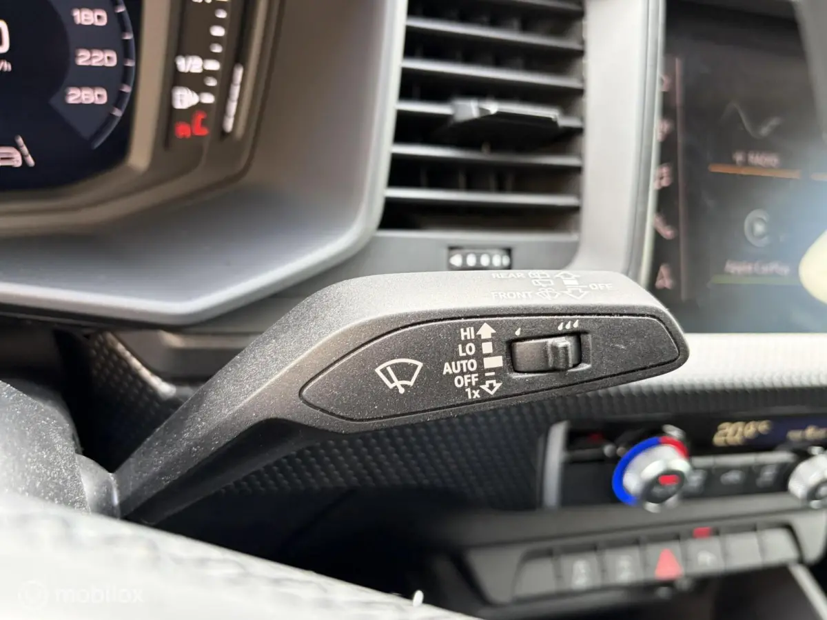 25 TFSI Attitude FM nav / Carplay / LM / Clima / 53.311 km!!