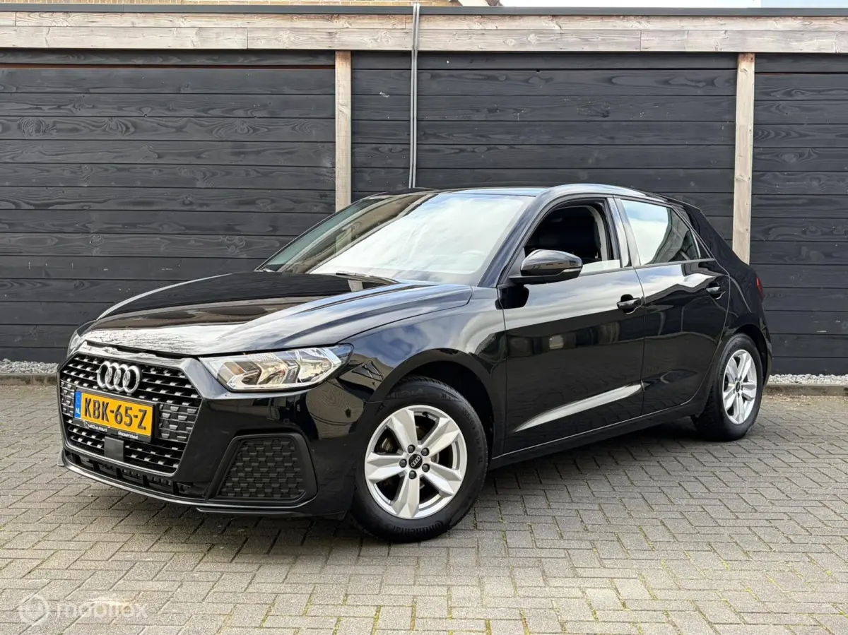 25 TFSI Attitude FM nav / Carplay / LM / Clima / 53.311 km!!