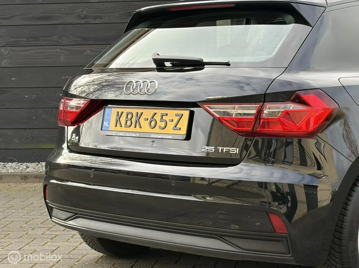 25 TFSI Attitude FM nav / Carplay / LM / Clima / 53.311 km!!