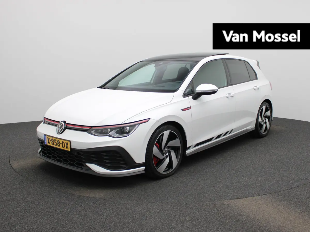 2.0 TSI GTI Clubsport 301 PK| Panoramadak | LED Matrix | Head-Up-Display | Stoelverwarming | Navigatie | Stuurwielverwarming | Achteruitrijcamera | Apple Carplay Draadloos