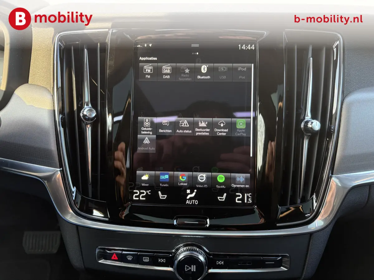 2.0 T6 AWD R-Design Trekhaak 2.100kg Head Up Harman/Kardon | 360 Camera | Panoramadak | Apple CarPlay | Adaptive Cruise