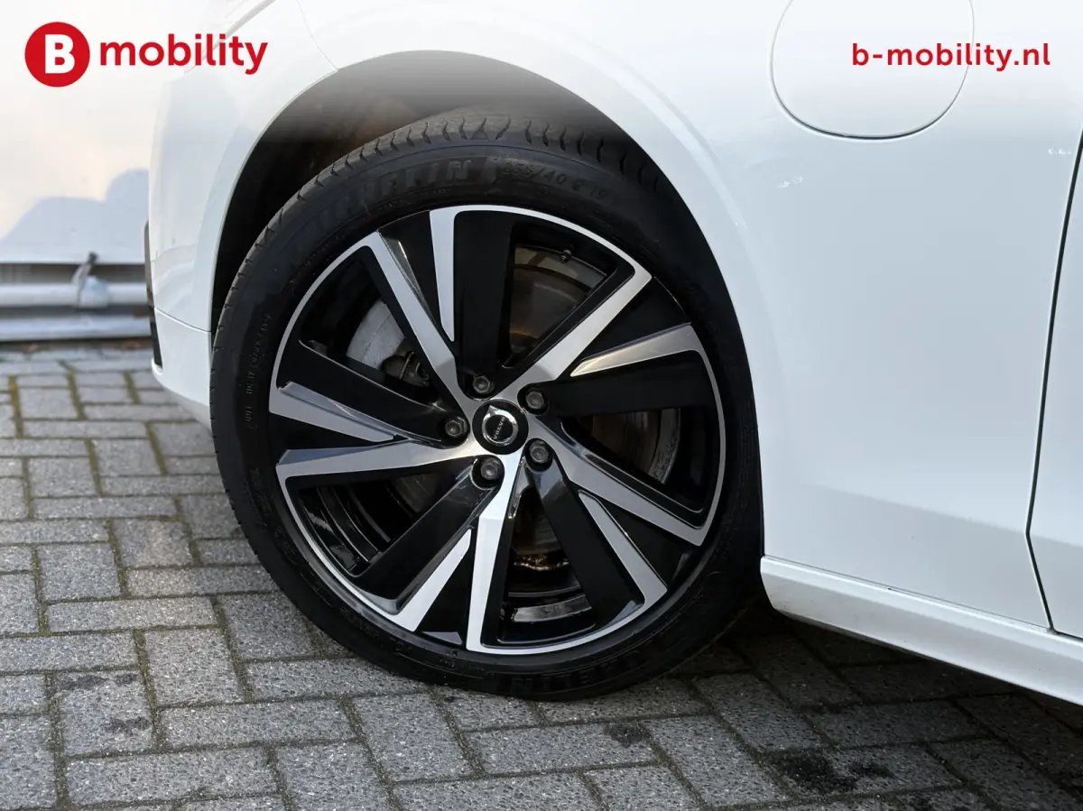 2.0 T6 AWD R-Design Trekhaak 2.100kg Head Up Harman/Kardon | 360 Camera | Panoramadak | Apple CarPlay | Adaptive Cruise