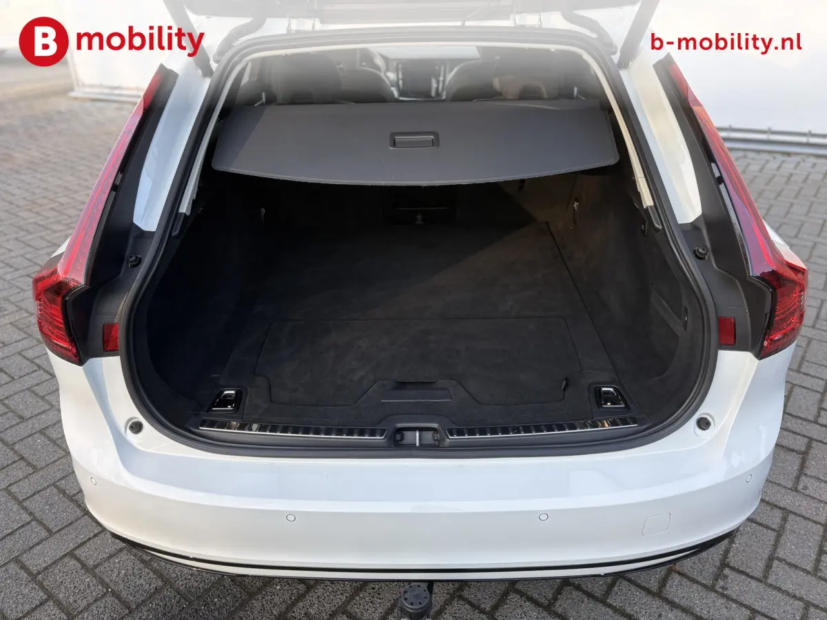 2.0 T6 AWD R-Design Trekhaak 2.100kg Head Up Harman/Kardon | 360 Camera | Panoramadak | Apple CarPlay | Adaptive Cruise