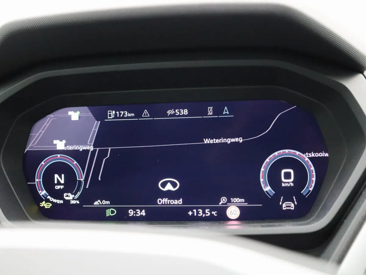 45 quattro Advanced edition 82 kWh l Demo l Adaptive cruise control l Achteruitrijcamera l Airco l Navigatie l Stoelverwarming l Apple Carplay / Android Auto l Matrix-ledkoplampen l Privacy 