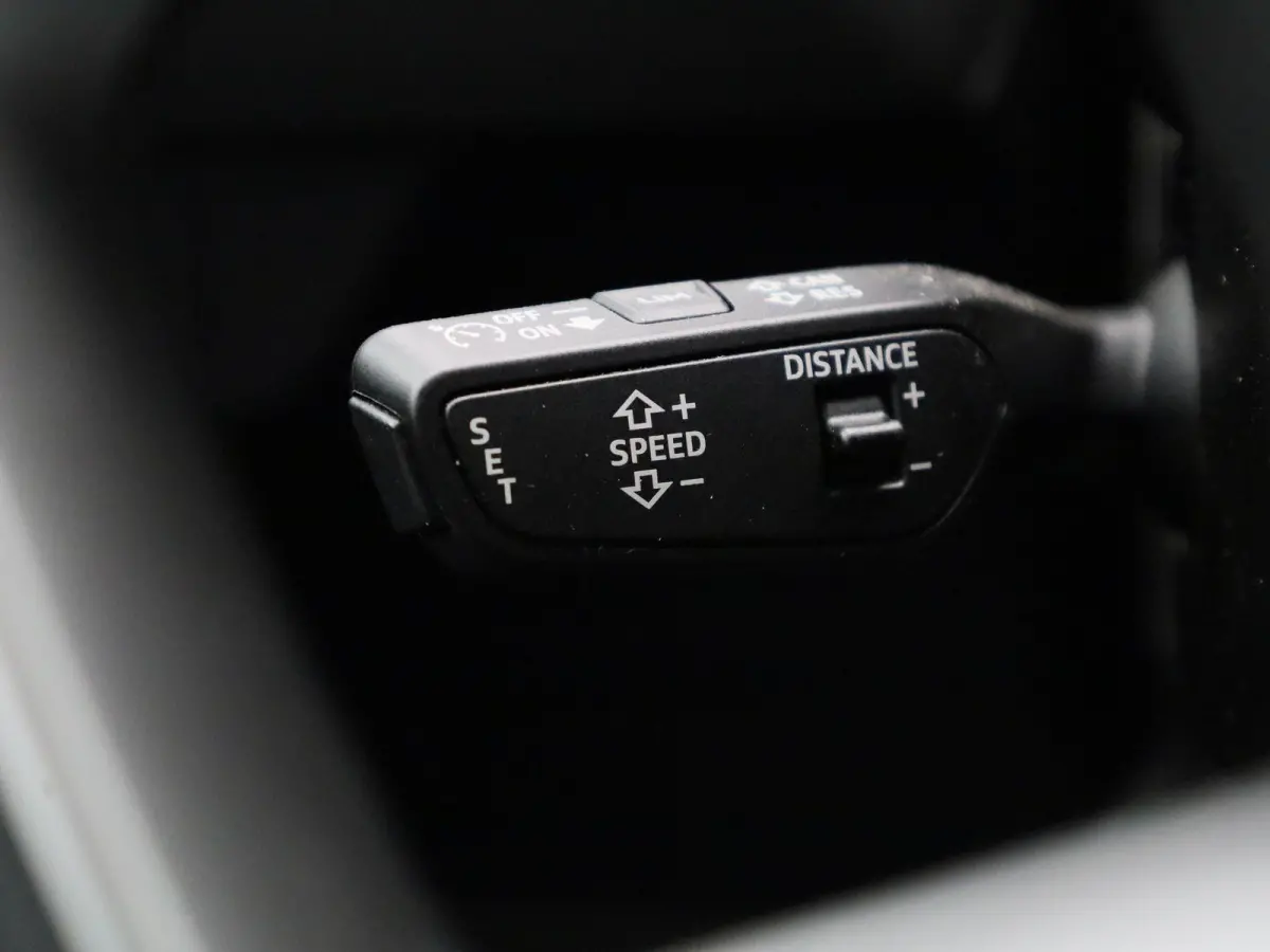 45 quattro Advanced edition 82 kWh l Demo l Adaptive cruise control l Achteruitrijcamera l Airco l Navigatie l Stoelverwarming l Apple Carplay / Android Auto l Matrix-ledkoplampen l Privacy 