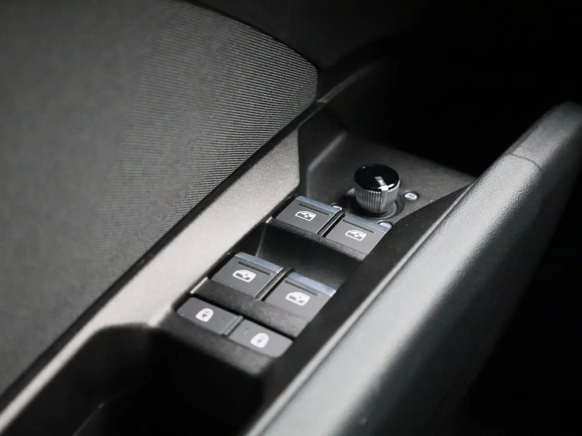 45 quattro Advanced edition 82 kWh l Demo l Adaptive cruise control l Achteruitrijcamera l Airco l Navigatie l Stoelverwarming l Apple Carplay / Android Auto l Matrix-ledkoplampen l Privacy 