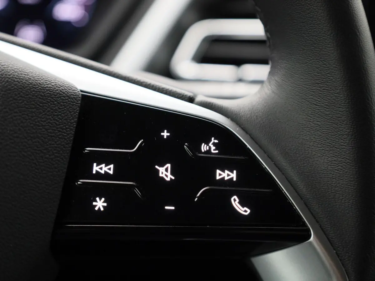 45 quattro Advanced edition 82 kWh l Demo l Adaptive cruise control l Achteruitrijcamera l Airco l Navigatie l Stoelverwarming l Apple Carplay / Android Auto l Matrix-ledkoplampen l Privacy 