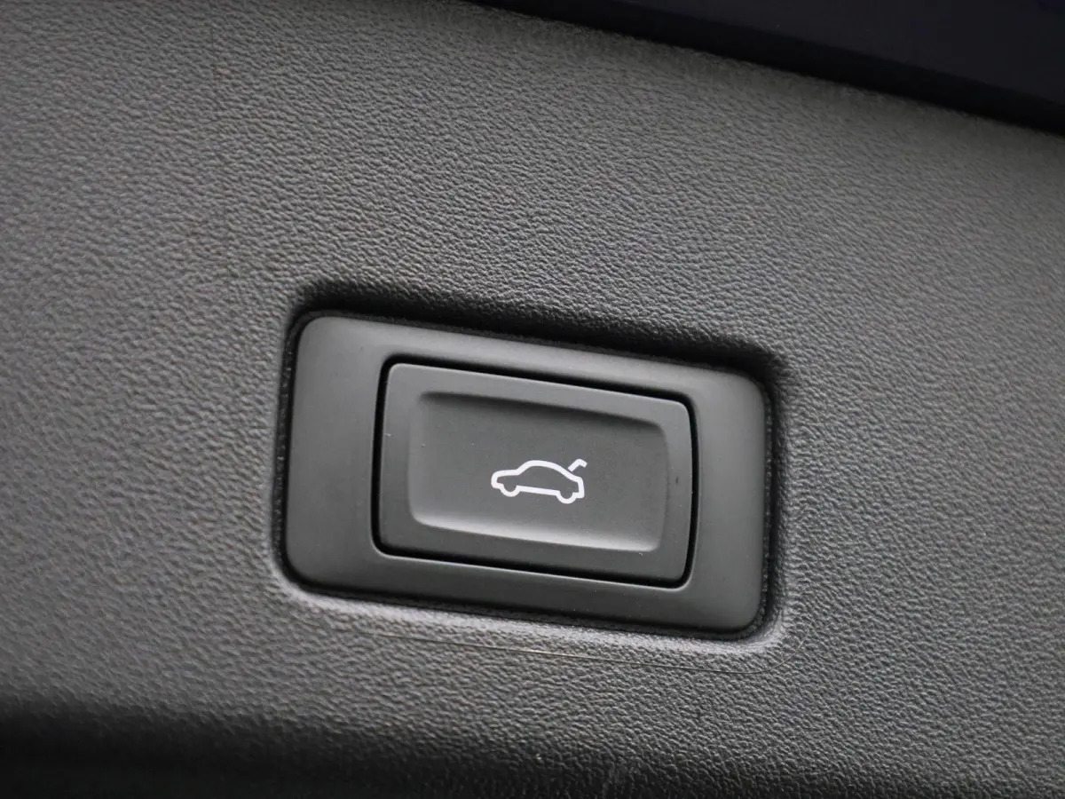 45 quattro Advanced edition 82 kWh l Demo l Adaptive cruise control l Achteruitrijcamera l Airco l Navigatie l Stoelverwarming l Apple Carplay / Android Auto l Matrix-ledkoplampen l Privacy 