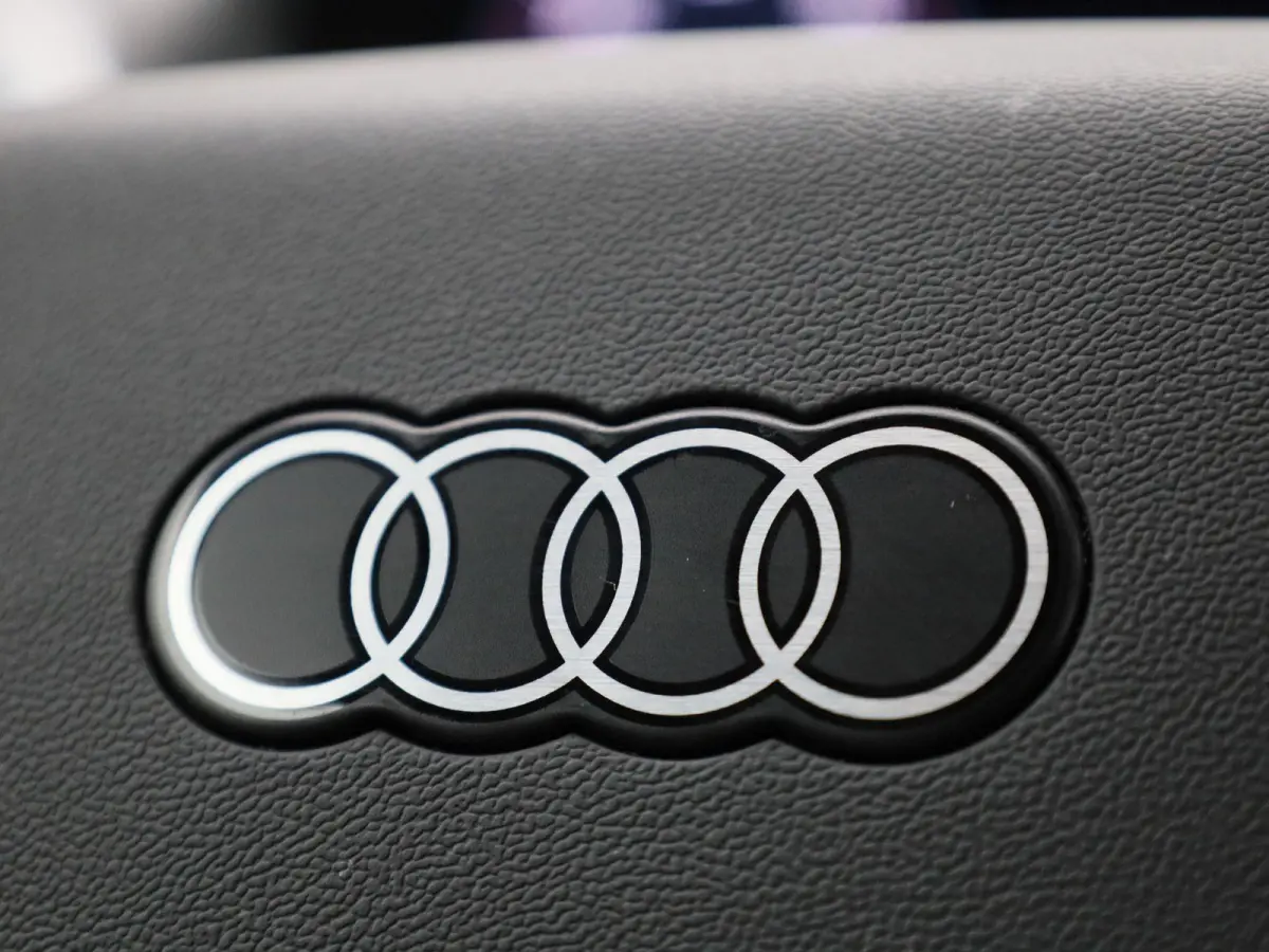 45 quattro Advanced edition 82 kWh l Demo l Adaptive cruise control l Achteruitrijcamera l Airco l Navigatie l Stoelverwarming l Apple Carplay / Android Auto l Matrix-ledkoplampen l Privacy 