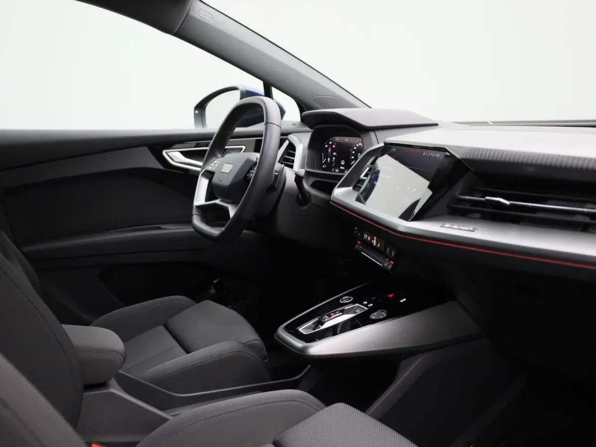 45 quattro Advanced edition 82 kWh l Demo l Adaptive cruise control l Achteruitrijcamera l Airco l Navigatie l Stoelverwarming l Apple Carplay / Android Auto l Matrix-ledkoplampen l Privacy 