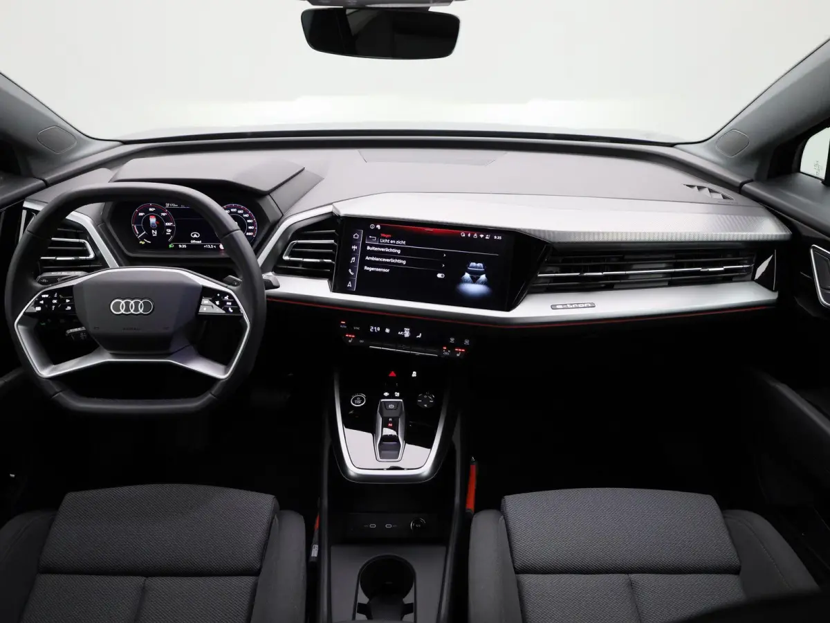 45 quattro Advanced edition 82 kWh l Demo l Adaptive cruise control l Achteruitrijcamera l Airco l Navigatie l Stoelverwarming l Apple Carplay / Android Auto l Matrix-ledkoplampen l Privacy 