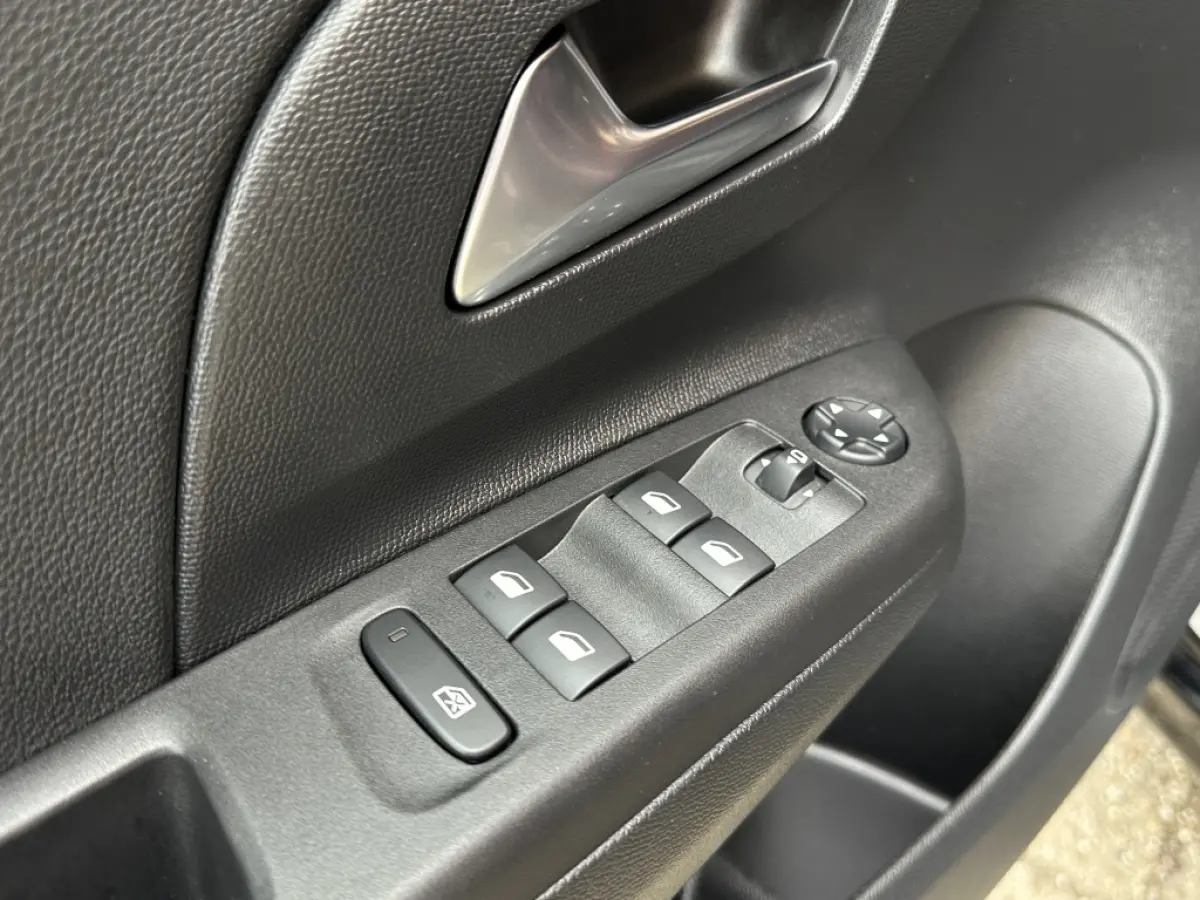 1.2 Level 4 Ultimate 100PK Carplay Half leder