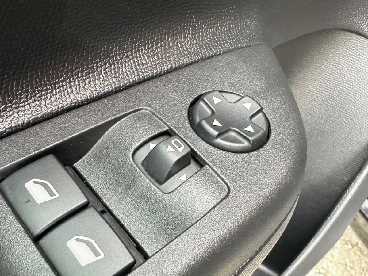 1.2 Level 4 Ultimate 100PK Carplay Half leder