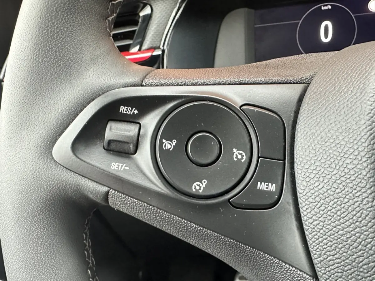 1.2 Level 4 Ultimate 100PK Carplay Half leder