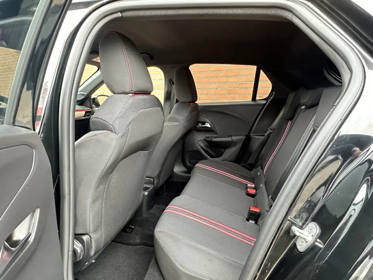 1.2 Level 4 Ultimate 100PK Carplay Half leder