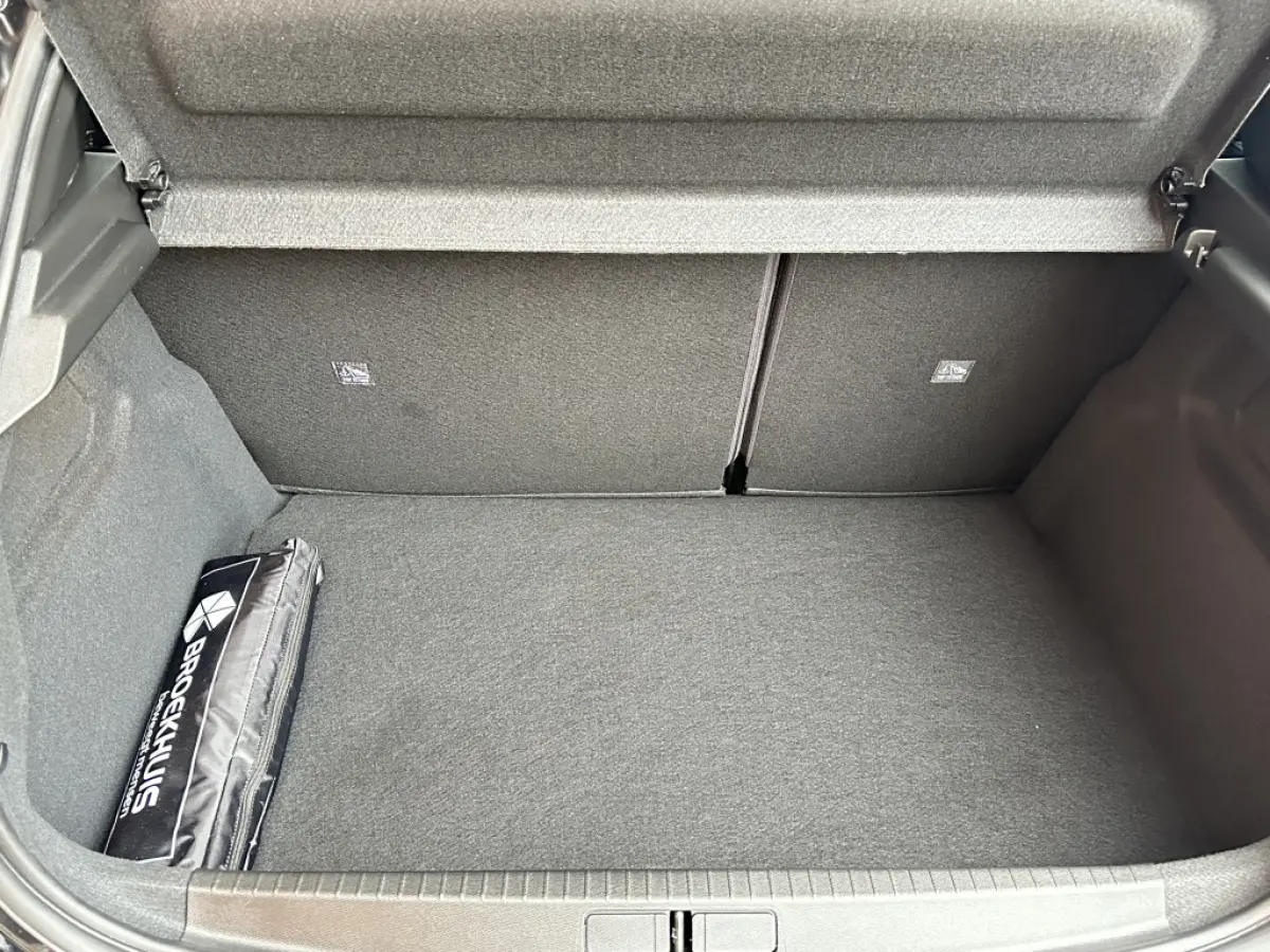 1.2 Level 4 Ultimate 100PK Carplay Half leder
