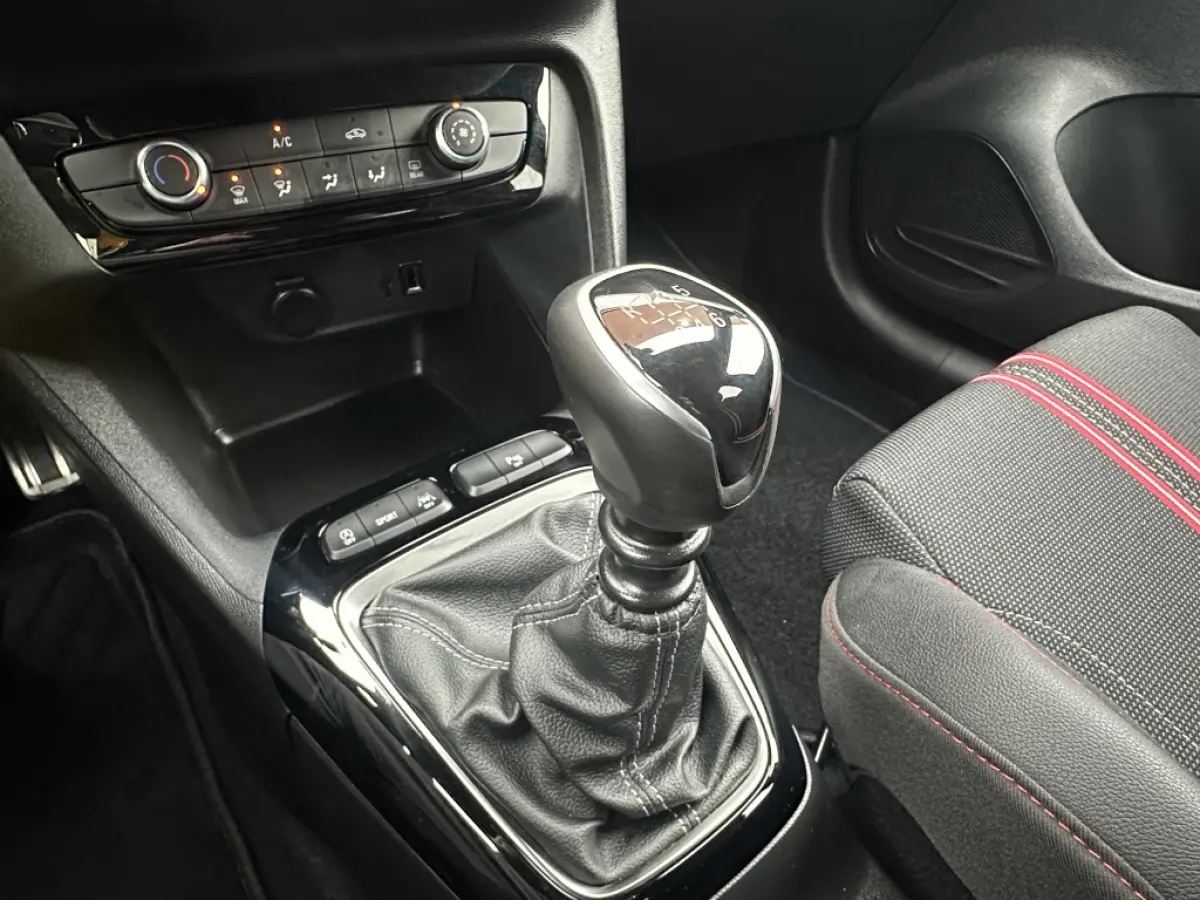 1.2 Level 4 Ultimate 100PK Carplay Half leder