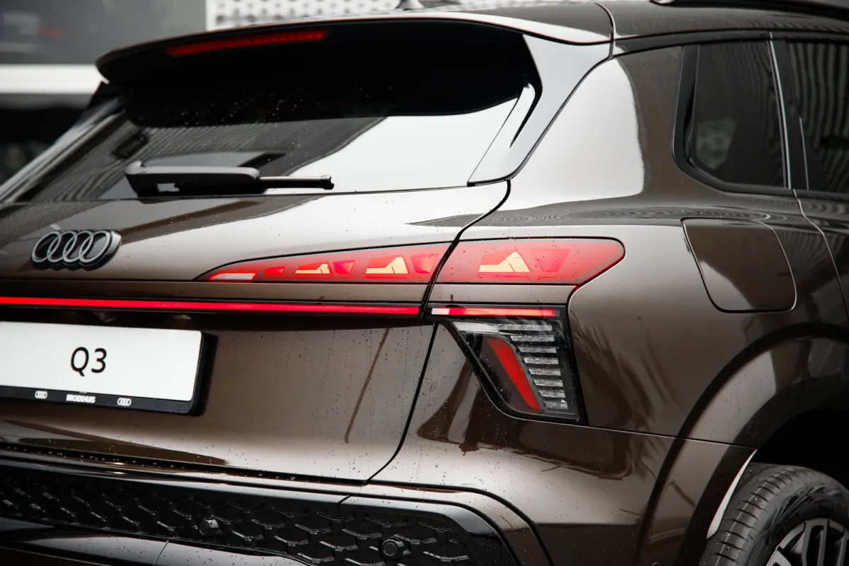 S edition | Adaptive cruise control | Audi sound system | Cruise control