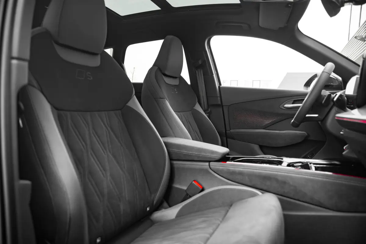 S edition | Adaptive cruise control | Audi sound system | Cruise control