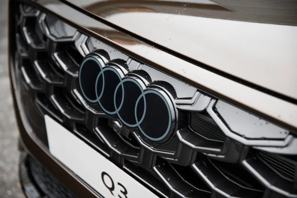 S edition | Adaptive cruise control | Audi sound system | Cruise control