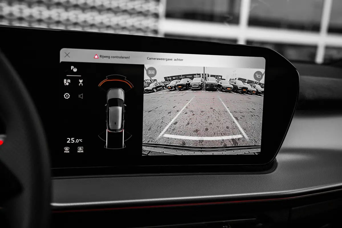 S edition | Adaptive cruise control | Audi sound system | Cruise control