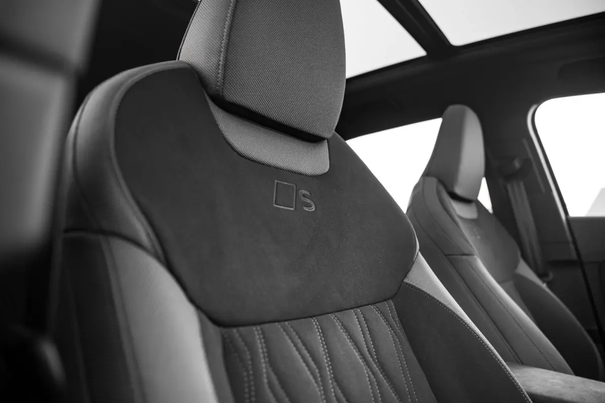 S edition | Adaptive cruise control | Audi sound system | Cruise control