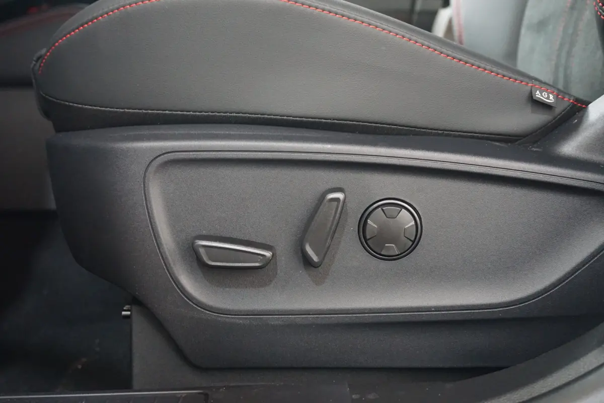 2.5 PHEV ST-Line X | Demo-Deal | Trekhaak Wegklapbaar | Winter Pakket | Driver Assistance Pack | | Audio installatie premium | Bots herkenning en activatie | Bots waarschuwing systeem