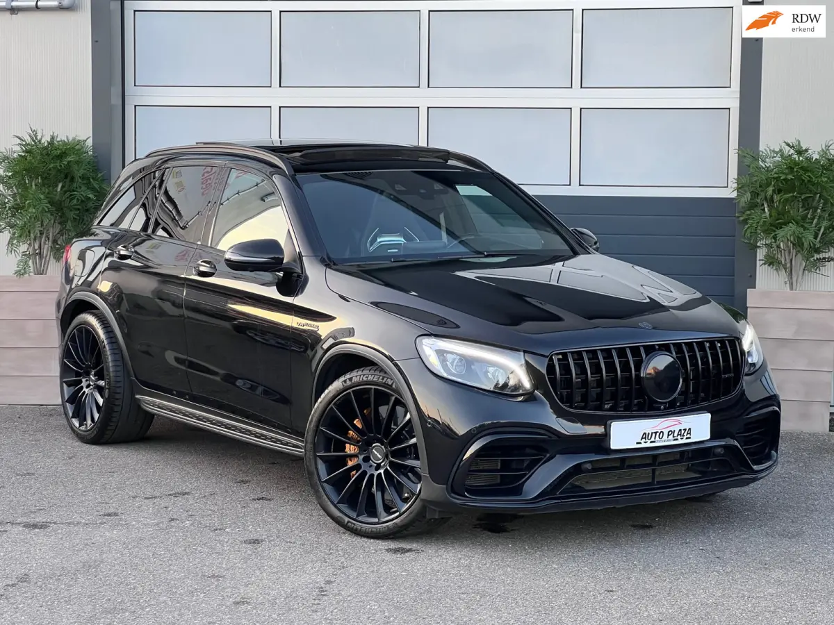 63 AMG S 4MATIC+ / KUIPSTOELEN / KERAMISCH / CARBON / BLACK ON BLACK