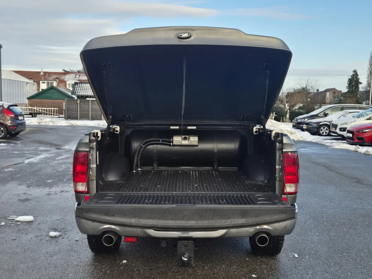 1500 5.7 V8 4x4 Crew Cab Lpg Stoel verwarming-verkoeling Leder Alpine