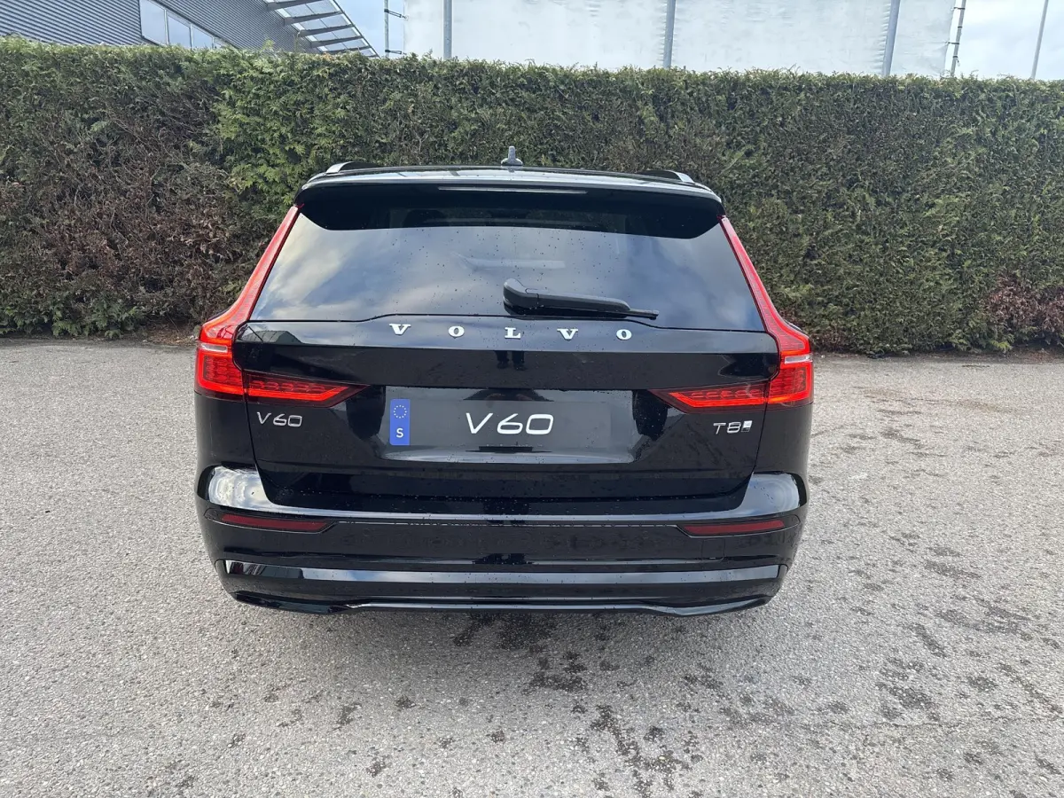 T8 Plug-in hybrid AWD Plus Dark | Bliss | Keyless | Elektrische stoelen | Stuur en stoel verwarming | Harman kardon audio |