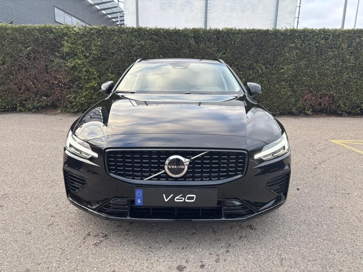 T8 Plug-in hybrid AWD Plus Dark | Bliss | Keyless | Elektrische stoelen | Stuur en stoel verwarming | Harman kardon audio |