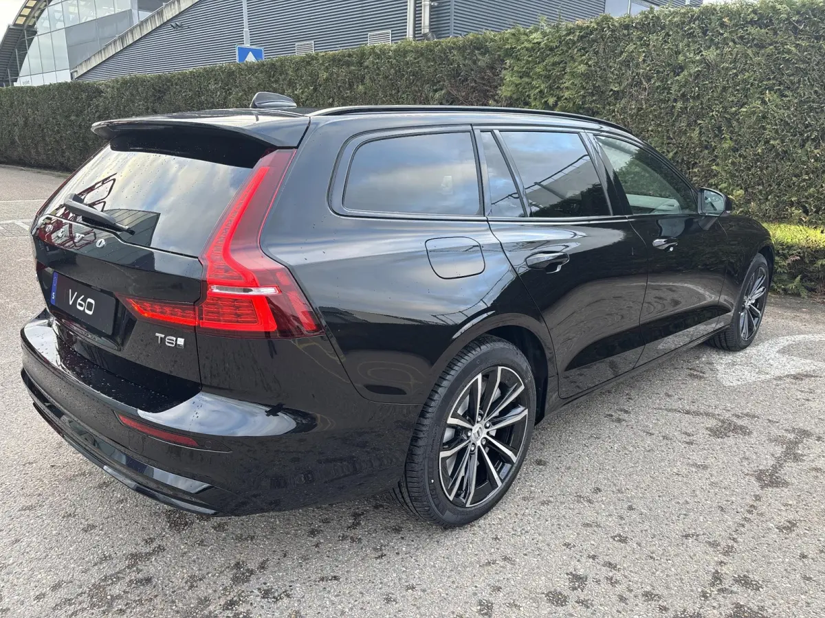 T8 Plug-in hybrid AWD Plus Dark | Bliss | Keyless | Elektrische stoelen | Stuur en stoel verwarming | Harman kardon audio |