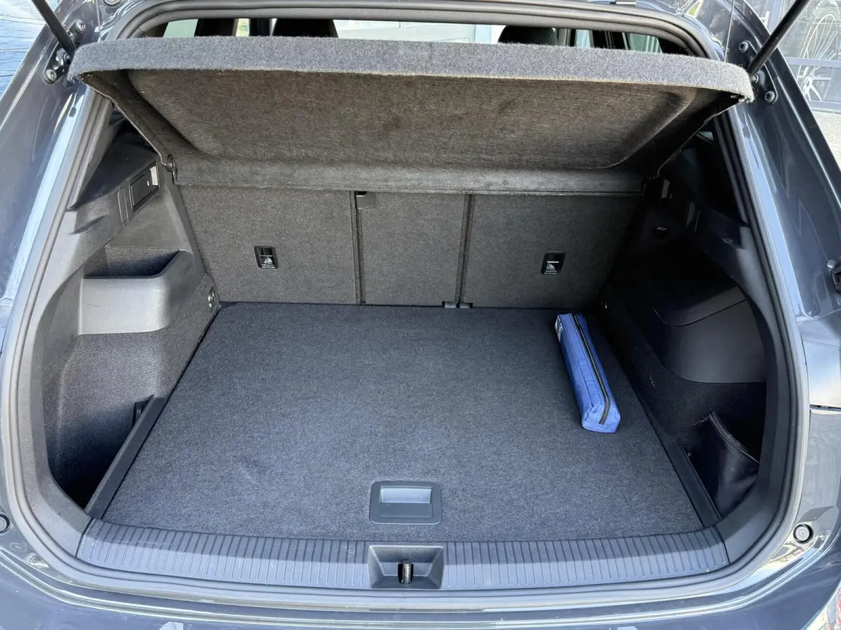 2.0 Hybrid HEV 200 Active|TEAM D|ACC|STOELV.|CAMERA