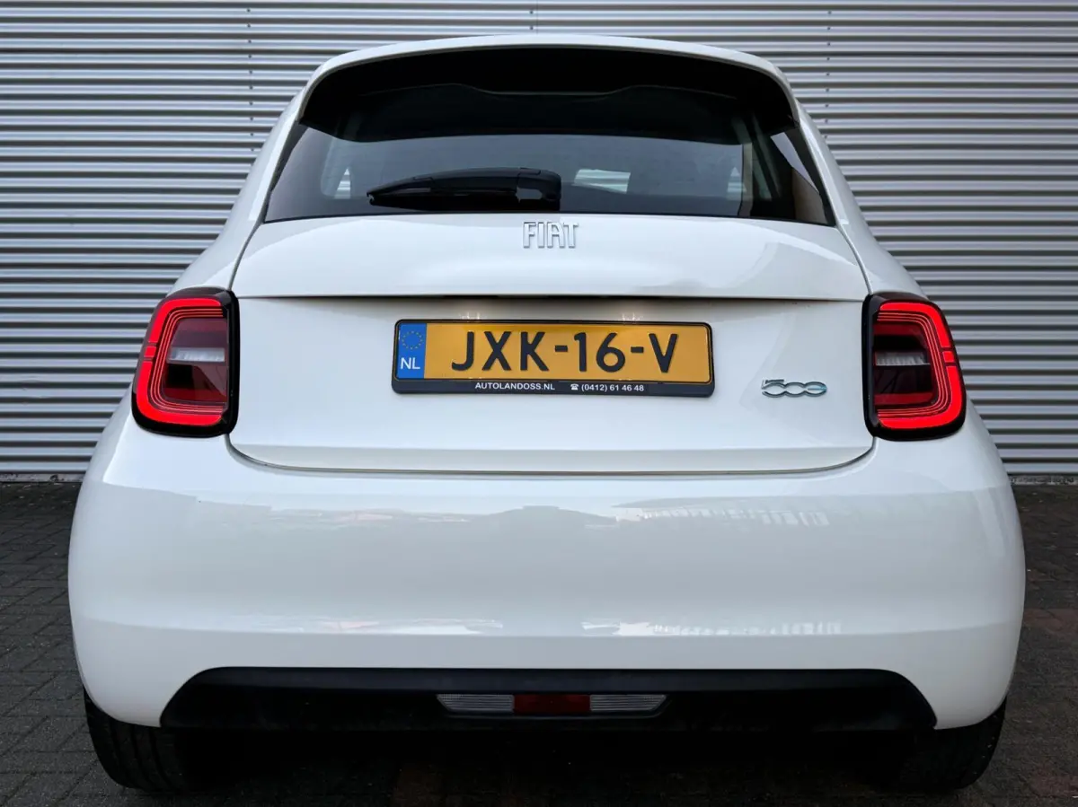 24 kWh Navi Camera Carplay Led Cruise SOH 100% Eerste Eigenaar Dealer Onderhouden Nieuwstaat 2023 Nouvelle 500 70 Kw 95 Pk incl 12 maanden garantie